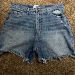 Buckle Jean shorts